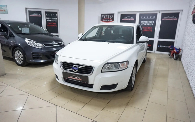 Volvo V50 cena 17900 przebieg: 213000, rok produkcji 2011 z Gryfice małe 562